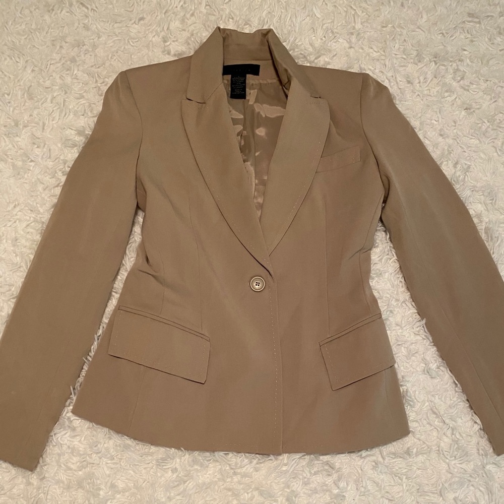 The limited blazer size 4 blazer